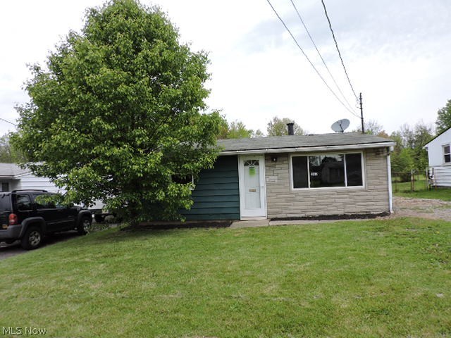 This ranch style home has a lot of offer with two bedrooms, full bath, galley style kitchen and laundry room. The attached garage was partially converted to additional living space and could be finished for additional living areas or retro fitted back to garage. Now available thru online bidding event only.This property is pursuant to the Auction Terms & Conditions (minimums may apply). The event will begin 10/24/2017 and end 10/27/2017.This asset is eligible for presale offers before online bidding starts. The last day presale offers can be submitted is 10/20/2017.