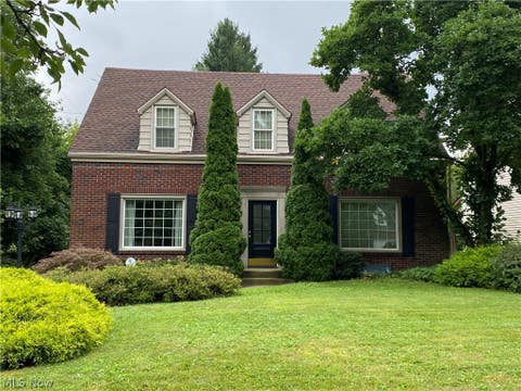 Homes For Sale - 123 Alburn Drive<br/> Youngstown, OH 44512