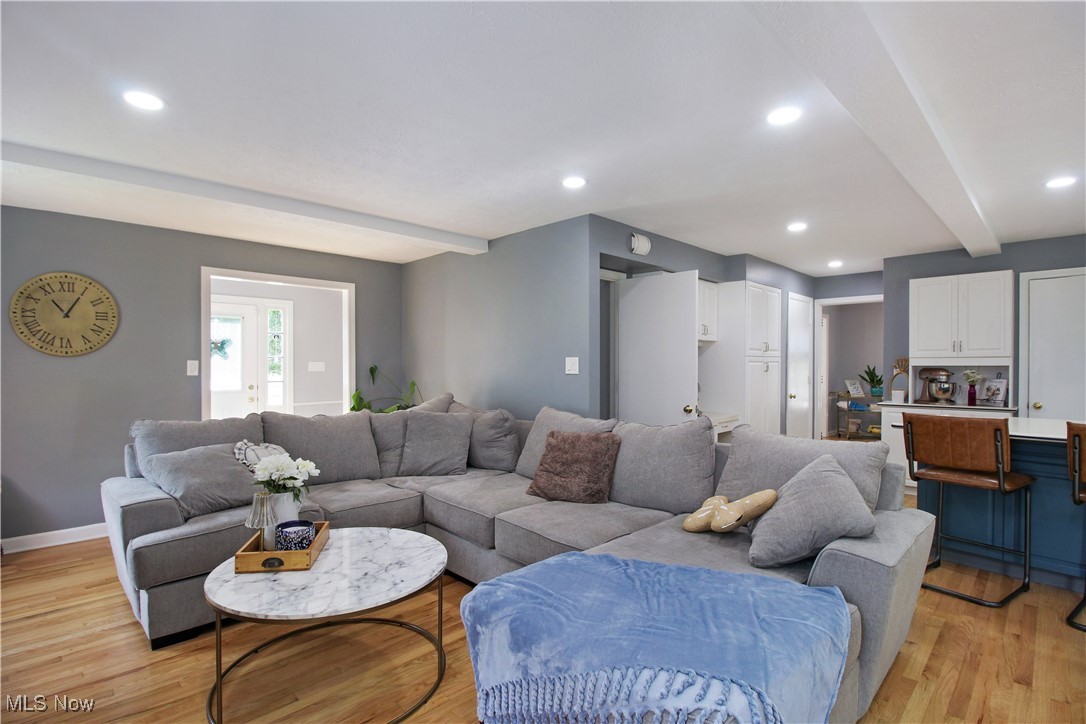 1325 Queen Annes Gate