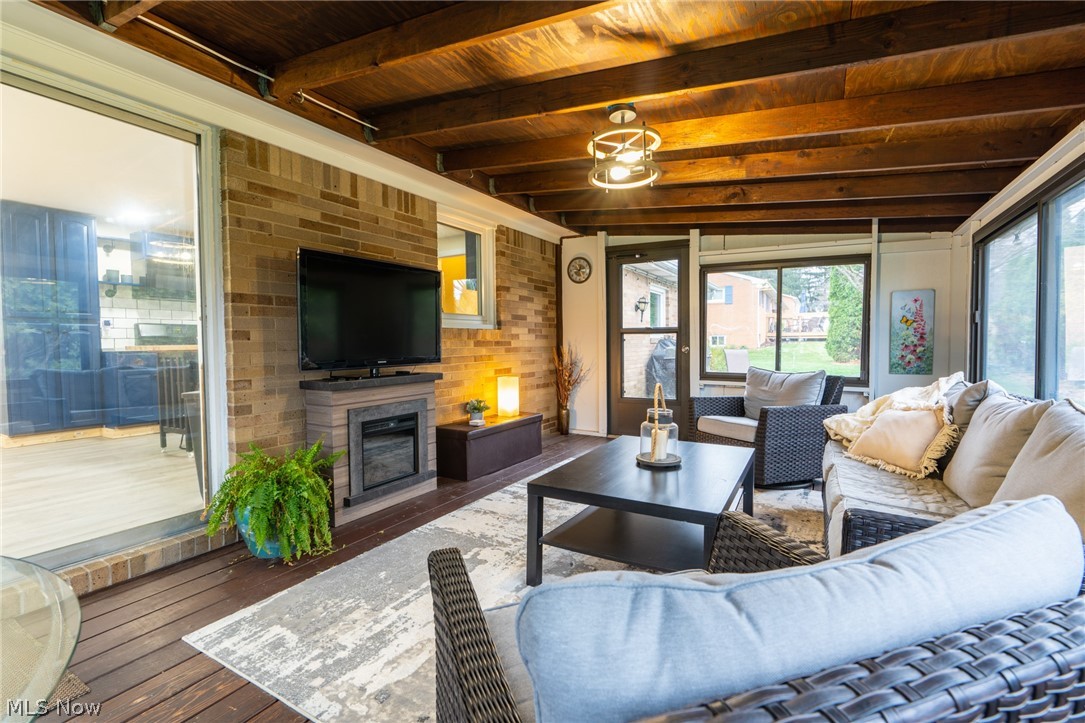 Lake Plaza - Residential