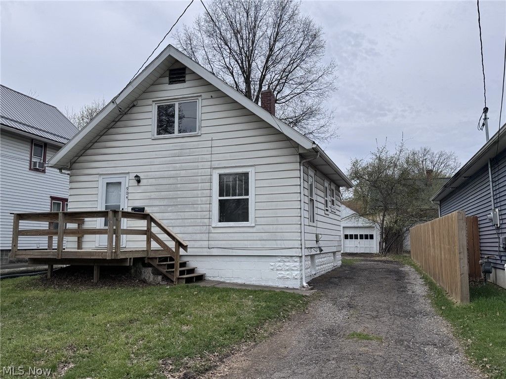 Photo of 904 Iredell Street, Akron, OH 44310 (MLS # 5200947)