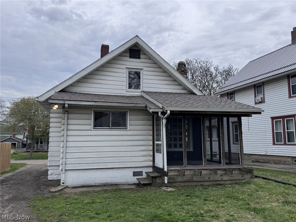 Photo of 904 Iredell Street, Akron, OH 44310 (MLS # 5200947)