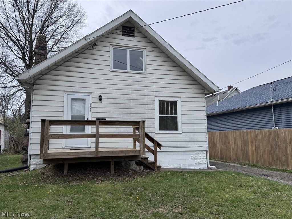 Photo of 904 Iredell Street, Akron, OH 44310 (MLS # 5200947)