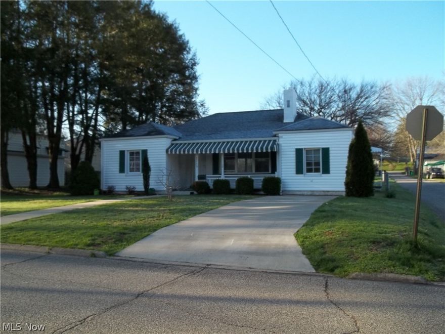 Cozy ranch on a large lot.  Home has had many updates in past 5-10 years.  Great location close to grocery store and City Park.  8x8 back deck.  Roof replaced in 2005, siding 2004, windows 2007, except for one in front bedroom, gutters in 2010.