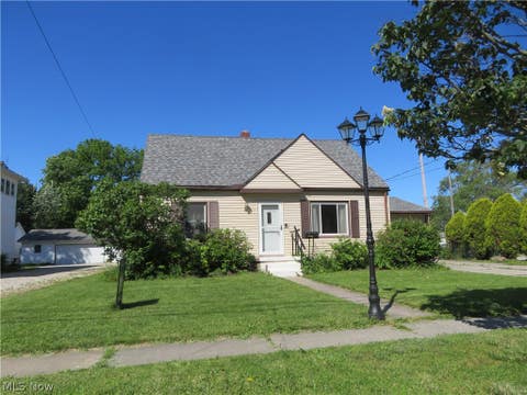 Homes For Sale - 9 Chatham Street<br/> Norwalk, OH 44857