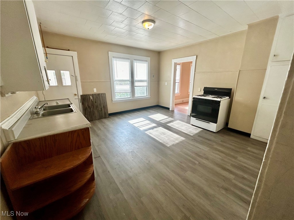 Cleveland Heights, Ohio 44105, United States, 2 Bedrooms Bedrooms, ,1 BathroomBathrooms,Residential,Active,157972