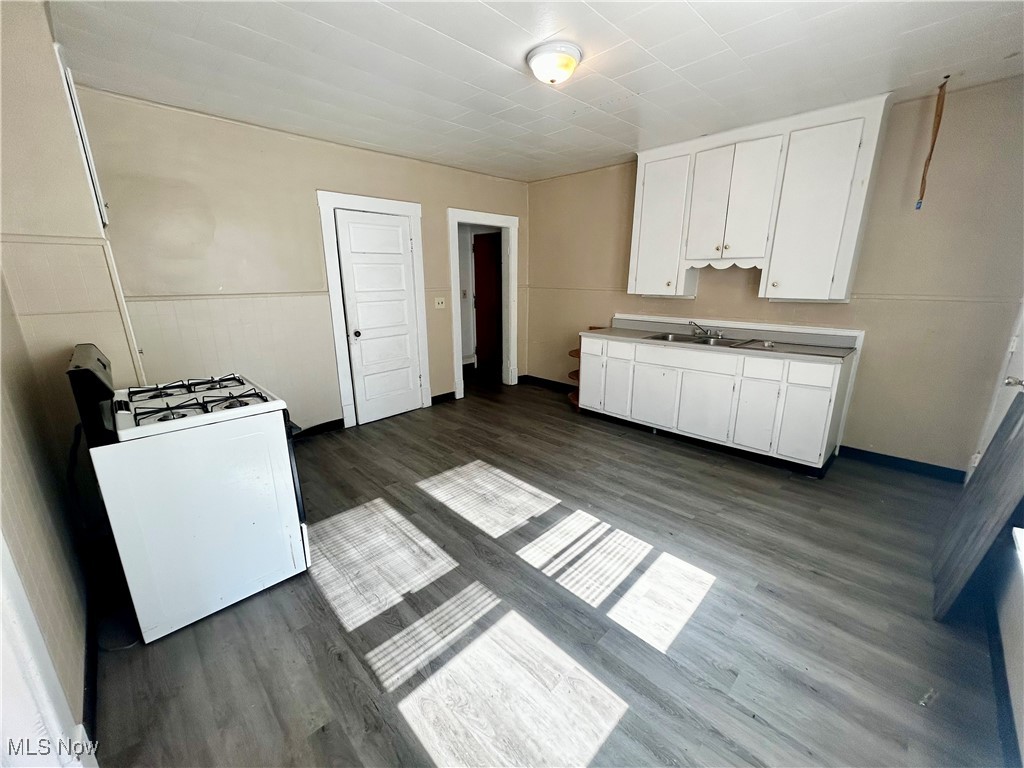 Cleveland Heights, Ohio 44105, United States, 2 Bedrooms Bedrooms, ,1 BathroomBathrooms,Residential,Active,157972