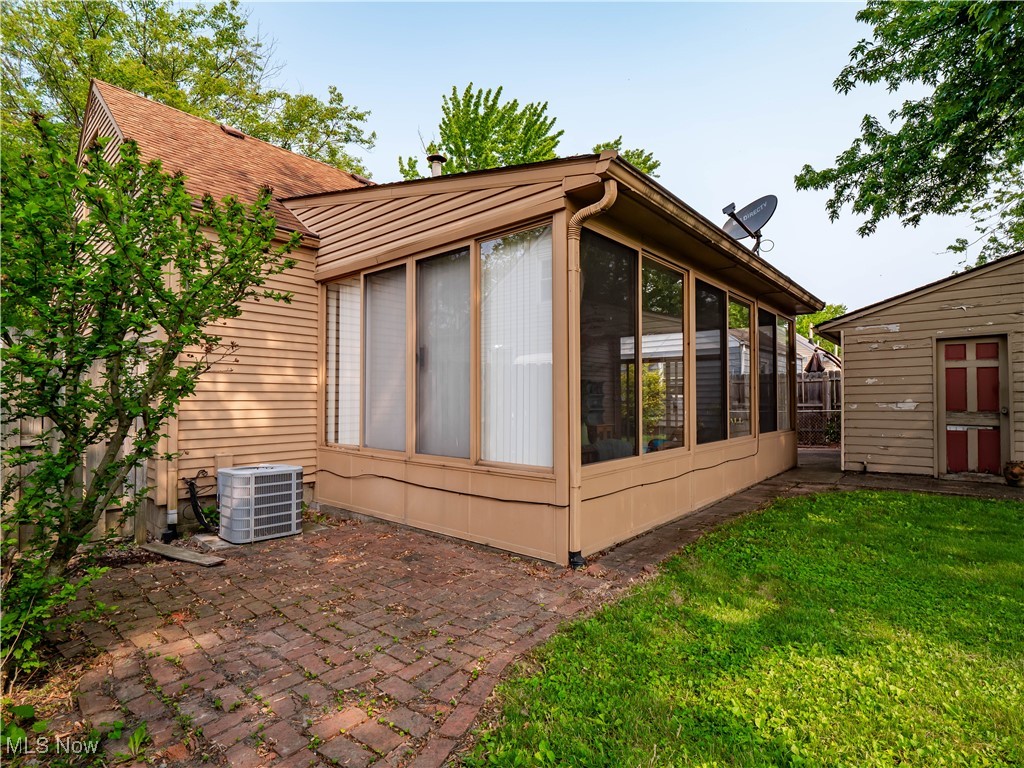 1241 Cedar Drive, Lorain, Ohio image 24
