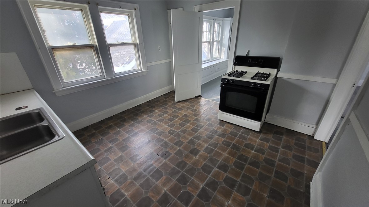 Cleveland, Ohio 44120, United States, 2 Bedrooms Bedrooms, ,1 BathroomBathrooms,Residential,Active,100130