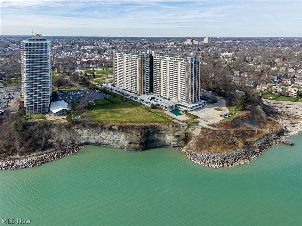 Carlyle Condo - Residential