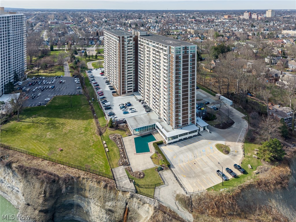 Carlyle Condo - Residential