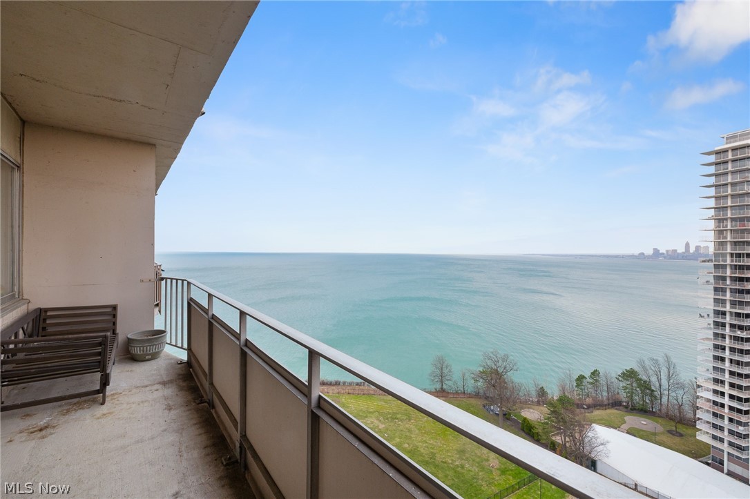 Carlyle Condo - Residential