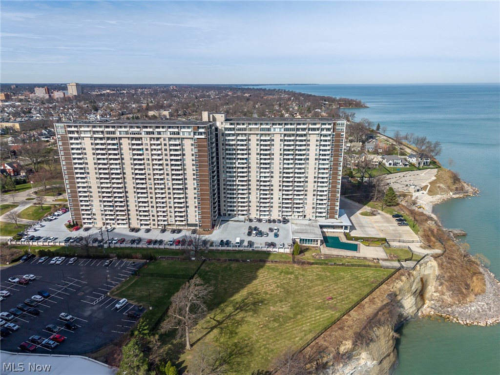 Carlyle Condo - Residential