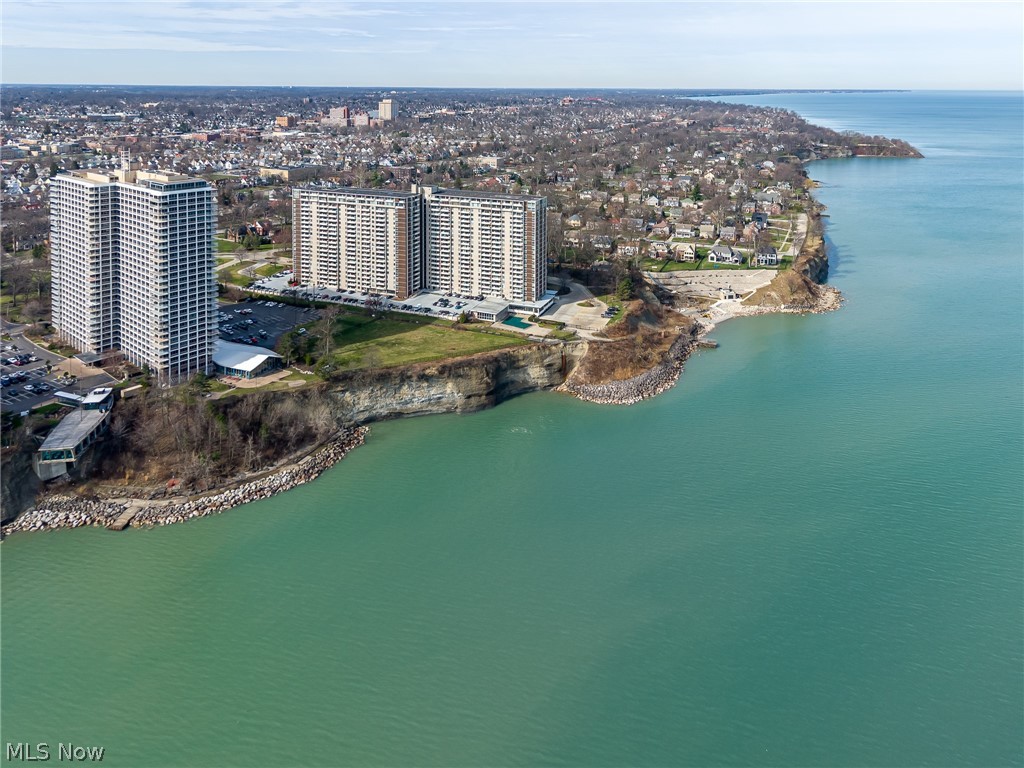 Carlyle Condo - Residential