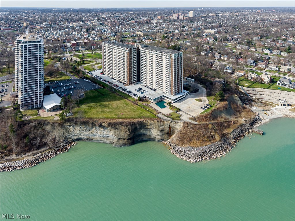 Carlyle Condo - Residential