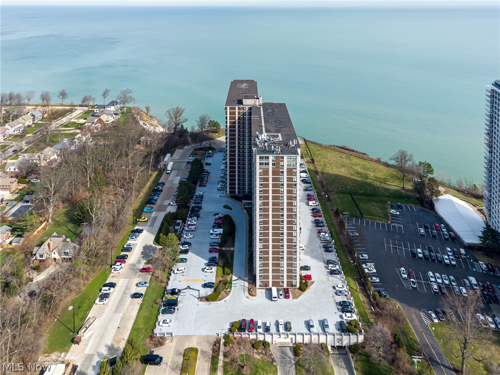 Carlyle Condo - Residential