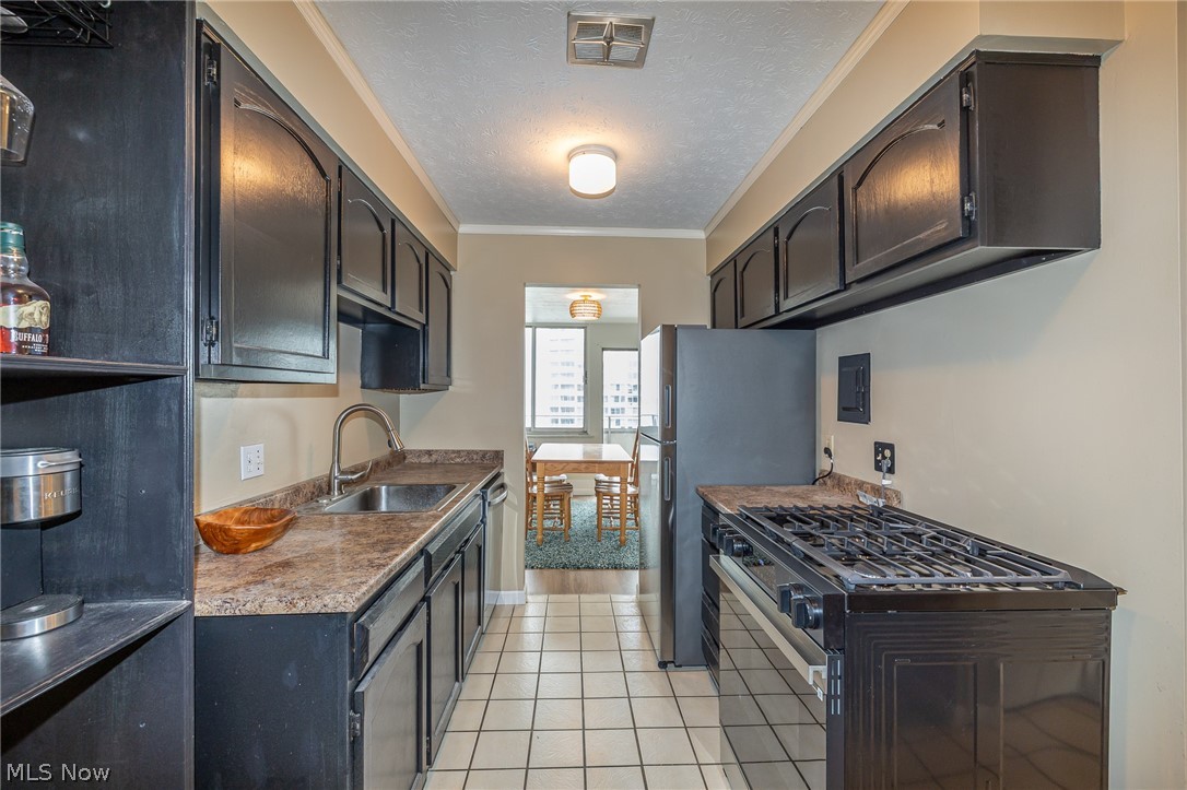 Carlyle Condo - Residential