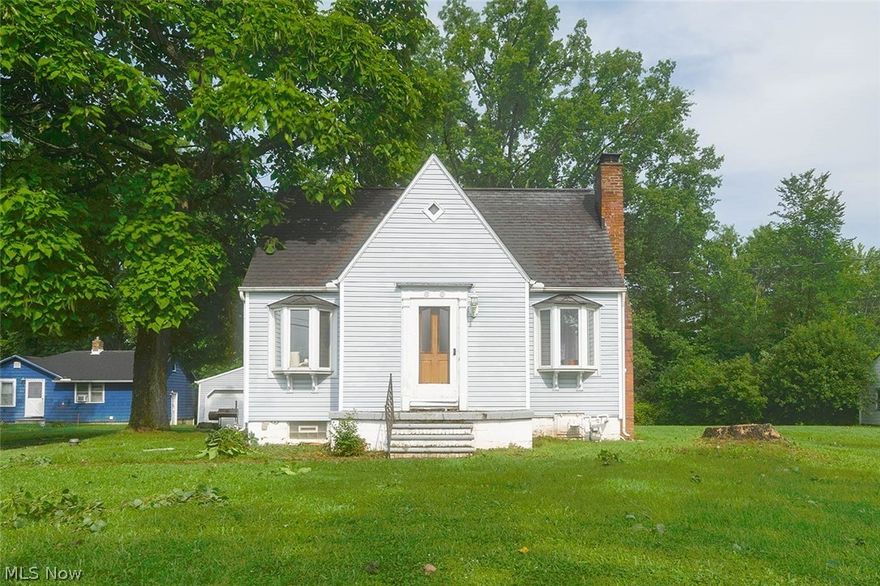 Great house in a great area. Selling house with neighboring vacant lot (60' x 320'). Backyard and side yard is a park like setting. Don't miss this opportunity schedule your showing today.