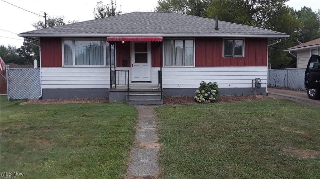 Photo of 1519 Maine Avenue, Lorain, OH 44052 (MLS # 5168712)