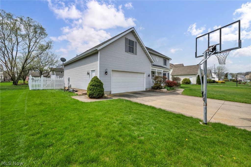 Photo of 830 Forde Avenue, Amherst, OH 44001 (MLS # 5200652)
