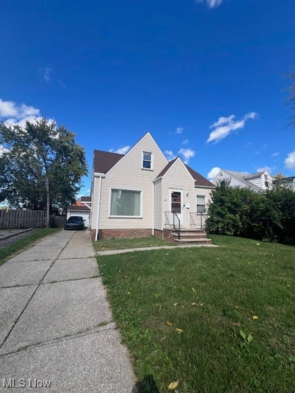 Photo of 10613 Vernon Avenue, Garfield Heights, OH 44125 (MLS # 5164733)