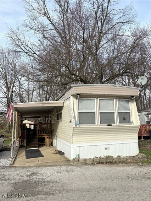 Homes For Sale - 2333 Ivy Way<br/> Stark County, Canton, OH 44705