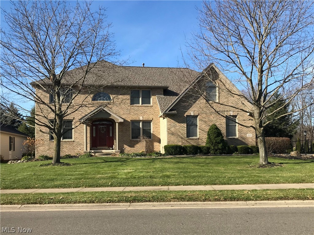 This outstanding brick home in Bob O'Link offers plenty of room to roam with 3,508 sq.ft., 4 bedrooms, 3 full baths & 3 car garage. The 2 story foyer entry leads to formal living & dining rooms, both with crown molding, & 2 story great room with vaulted ceiling & floor to ceiling brick fireplace. It is open to the kitchen with center island & plenty of cabinets & solid surface counter space. Off the kitchen is the laundry room & also sliding doors to 4 season sun room that exits to back patio. The first floor den with adjoining closet & full bath could easily be used as a 5th bedroom. The second floor houses all 4 bedrooms, each one larger than most, & you won't believe the size of the master bedroom (14' x 27'), bathroom (13' x 14') & closet (11' x 19')...truly a homeowner's retreat. Updates to this beautiful home include new roof in 2019, newer carpet in living room, dining room, hall, steps & 3 bedrooms, HVAC replaced in 2010 & maintained annually, & most windows replaced. If you ha