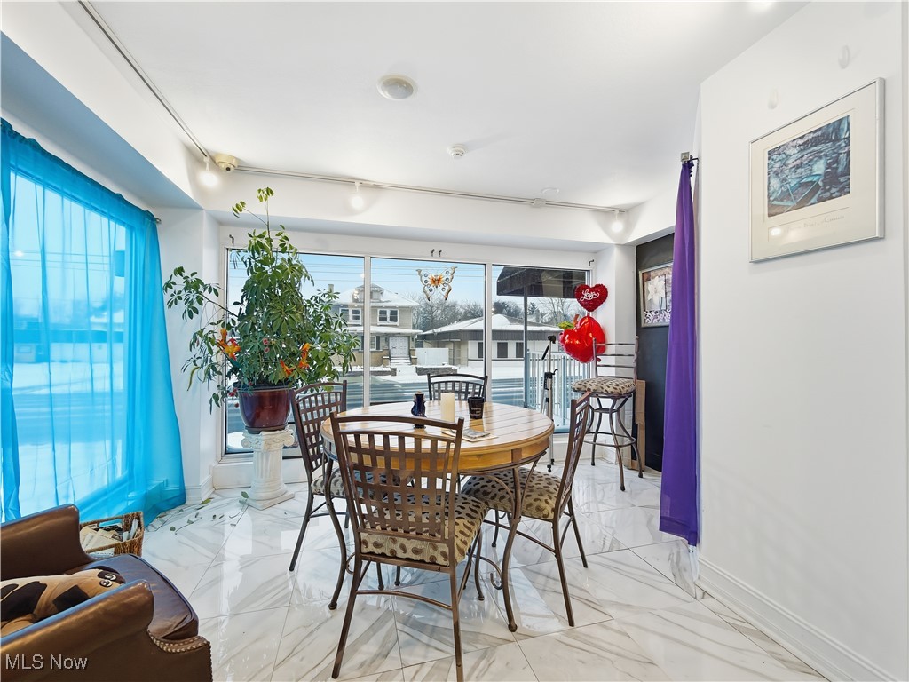 Golf Gardens - Commercial Sale