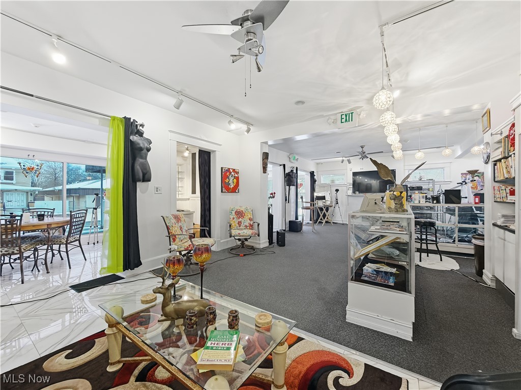 Golf Gardens - Commercial Sale