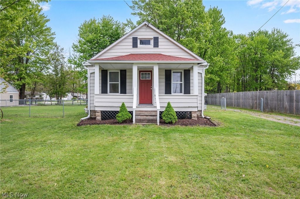 Photo of 586 Newell Street, Painesville, OH 44077 (MLS # 5207250)
