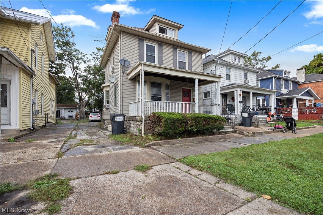919 W Adams Street