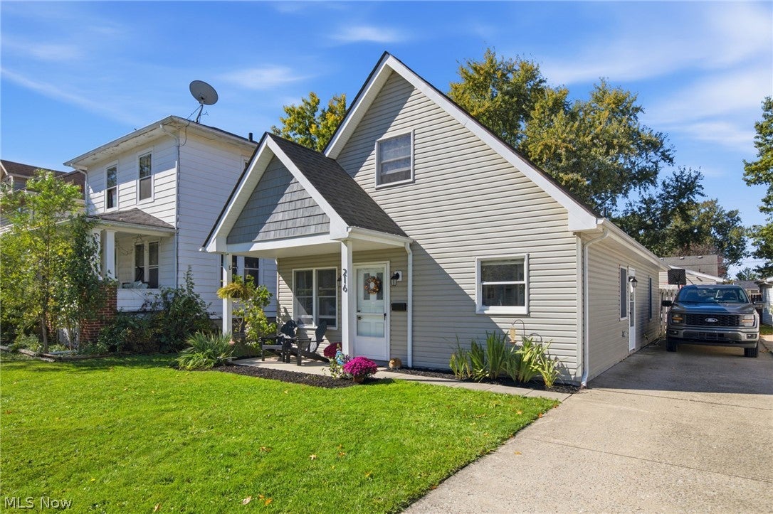 216 Longford Avenue