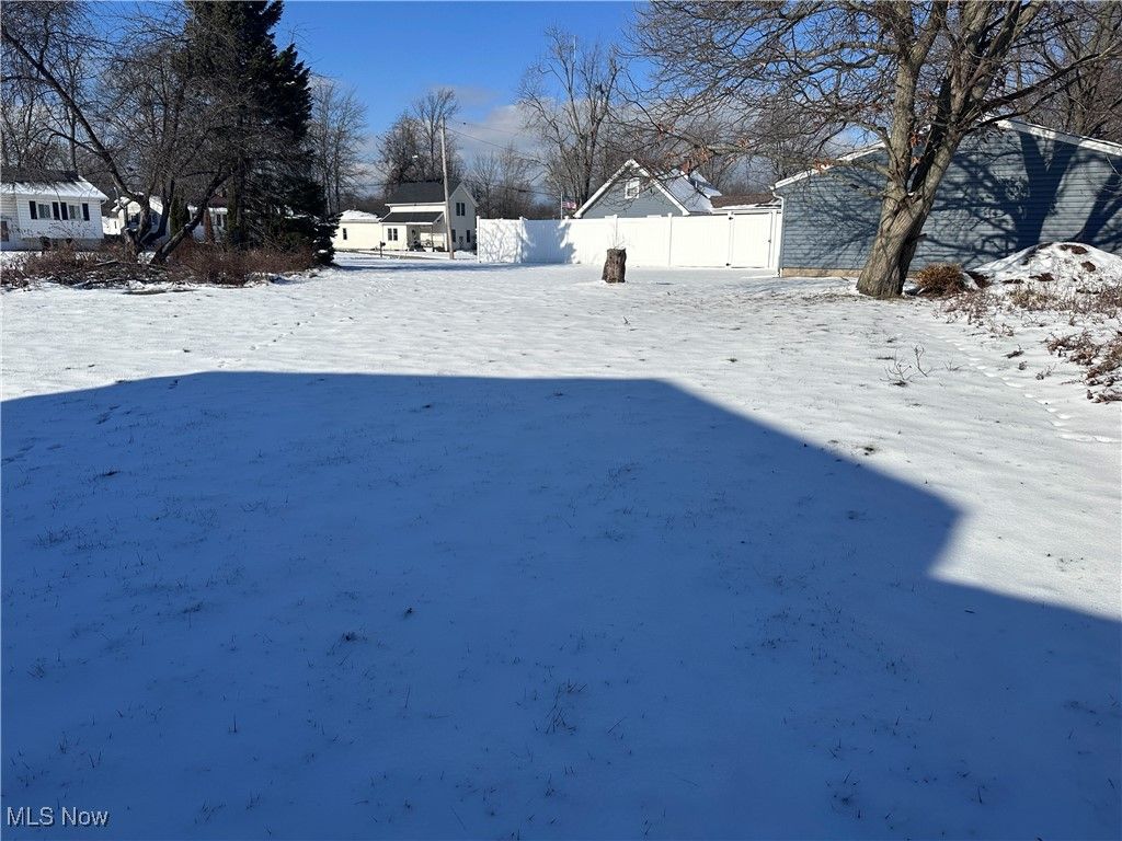 Photo of 2117 W 19th Street, Ashtabula, OH 44004 (MLS # 5177977)