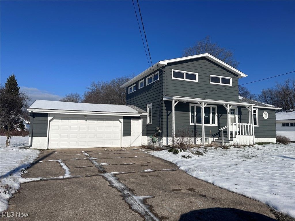 Photo of 2117 W 19th Street, Ashtabula, OH 44004 (MLS # 5177977)