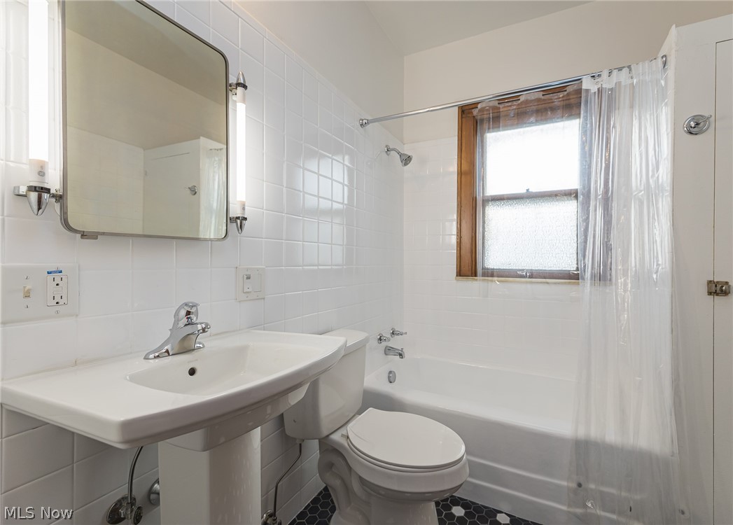 Barber & Lords Sub - Residential Lease