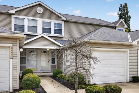 Townhouse For Sale - 1285 Leeward Lane #B<br/> Willoughby, OH 44094