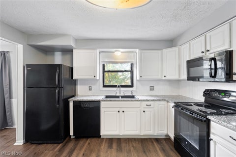 Tiny photo for 11179 Billingham Avenue NW, Uniontown, OH 44685 (MLS # 5256967)