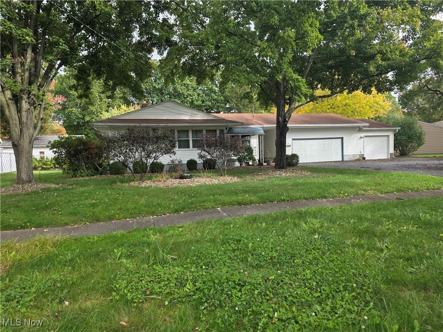 Niles Home Online Auction ~ Ending: November 10, 2025 @ 6:00 P.M. ~ Ranch Home on City Lot ~ Trumbull County ~ Niles City ~ Howland Schools ~ Consisting of a nice 3-bedroom, 1 bath home with 1056 sq. ft. This home has a front entrance into a cozy, carpeted family room.  The galley style kitchen has built in oak cupboards and is open into the dining room all with laminate hardwood flooring and picture window.  There are three bedrooms on the main floor all with hardwood floors and closets. There is one full bath on the main floor with walk in shower.  There is a full basement that is partially finished with a fireplace and would make a great game room or possible fourth bedroom. The laundry is in the utility room with a shower stall. The basement is dry and has a sump pump that was installed around 2019, there is a natural gas furnace with central air (which is only a few years old) and a natural gas hot water tank. The home has a breezeway which attaches the three car garage with concrete floors.  Going through the breezeway you will find a nice fenced in backyard.  The home also has a nice front yard with big shade trees.  The home has shingle roof, vinyl siding, 70 AMP breaker box and a blacktop driveway. This is all situated on a city lot.
Visit BaerAuctions.com for online bidding
Terms on Real Estate: There will be a 10% buyer’s premium added to the final sales price to constitute a contract price. 10% of the contract price down day of sale, balance due upon delivery of deed and title guarantee. This property will sell subject to seller confirmation of the high bid.