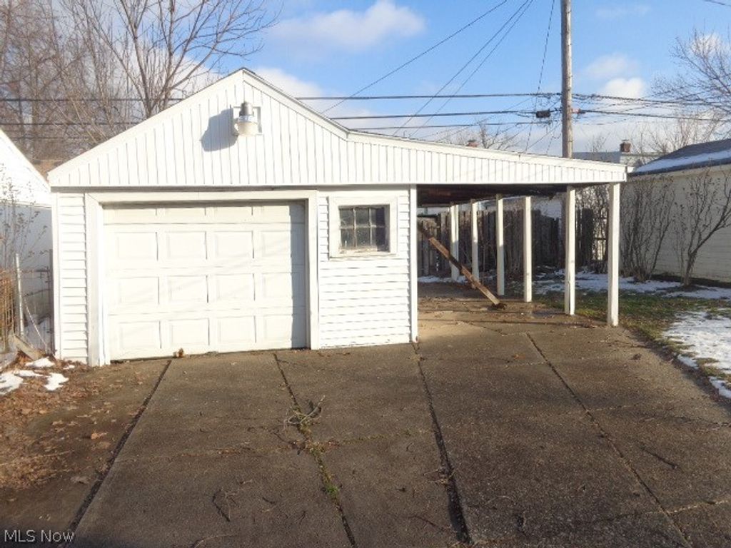 Photo of 14413 Krems Avenue, Maple Heights, OH 44137 (MLS # 5188721)