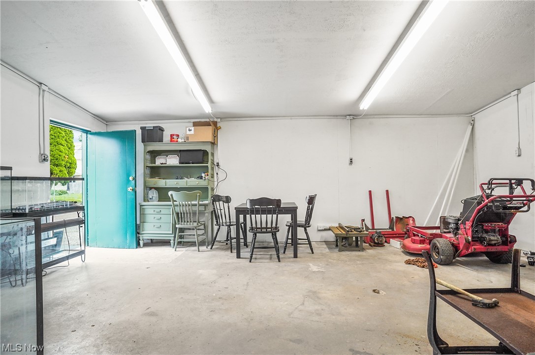 City/Canton - Commercial Sale