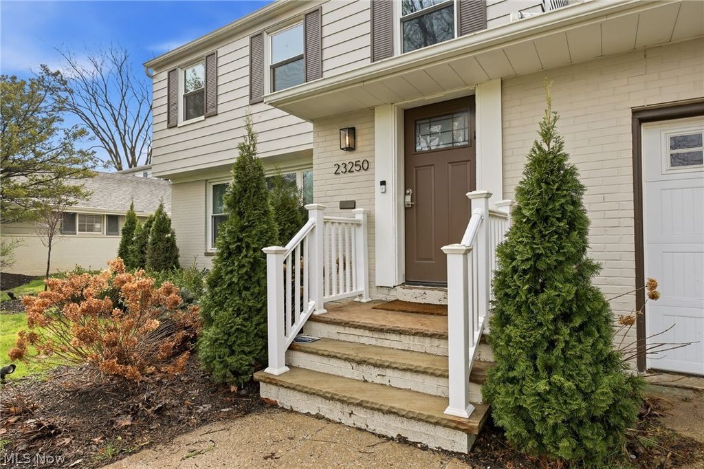 Photo of 23250 Fairmount Boulevard, Shaker Heights, OH 44122 (MLS # 5198736)