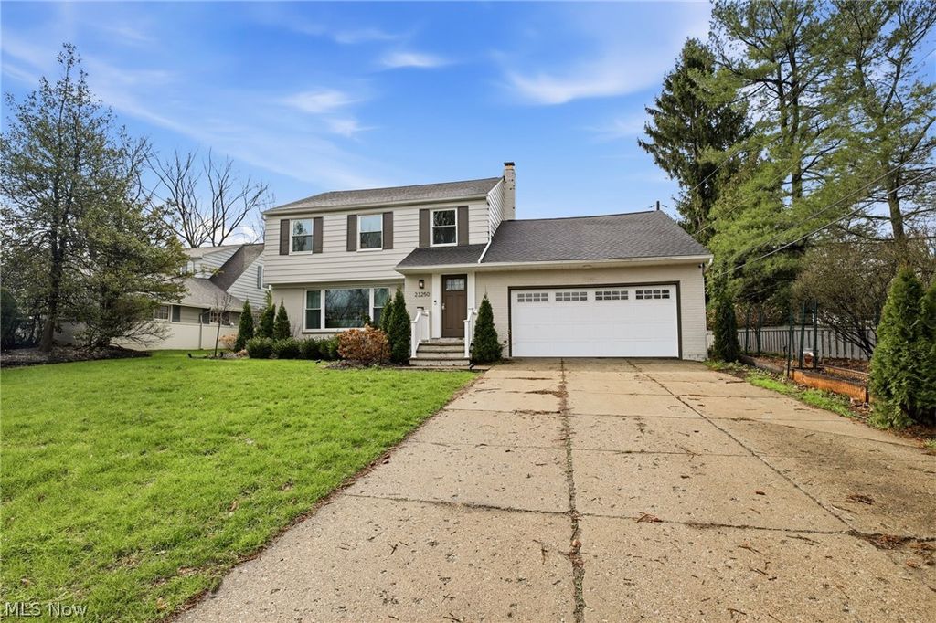 Photo of 23250 Fairmount Boulevard, Shaker Heights, OH 44122 (MLS # 5198736)