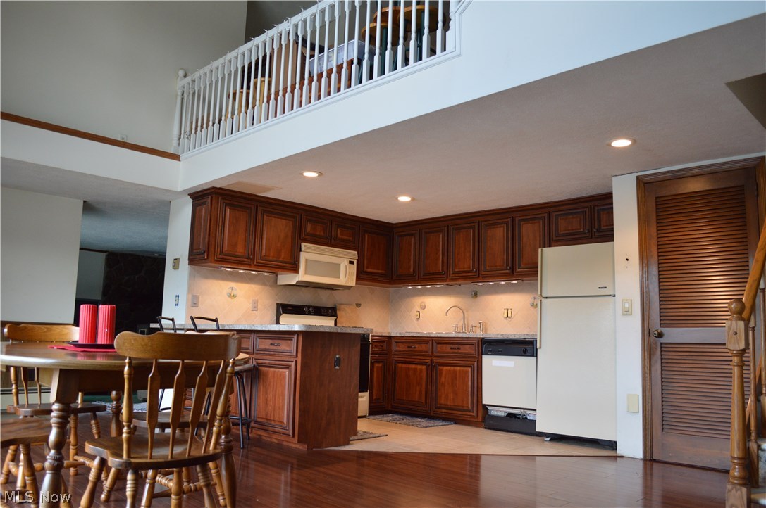 Willowdale Lake - Residential