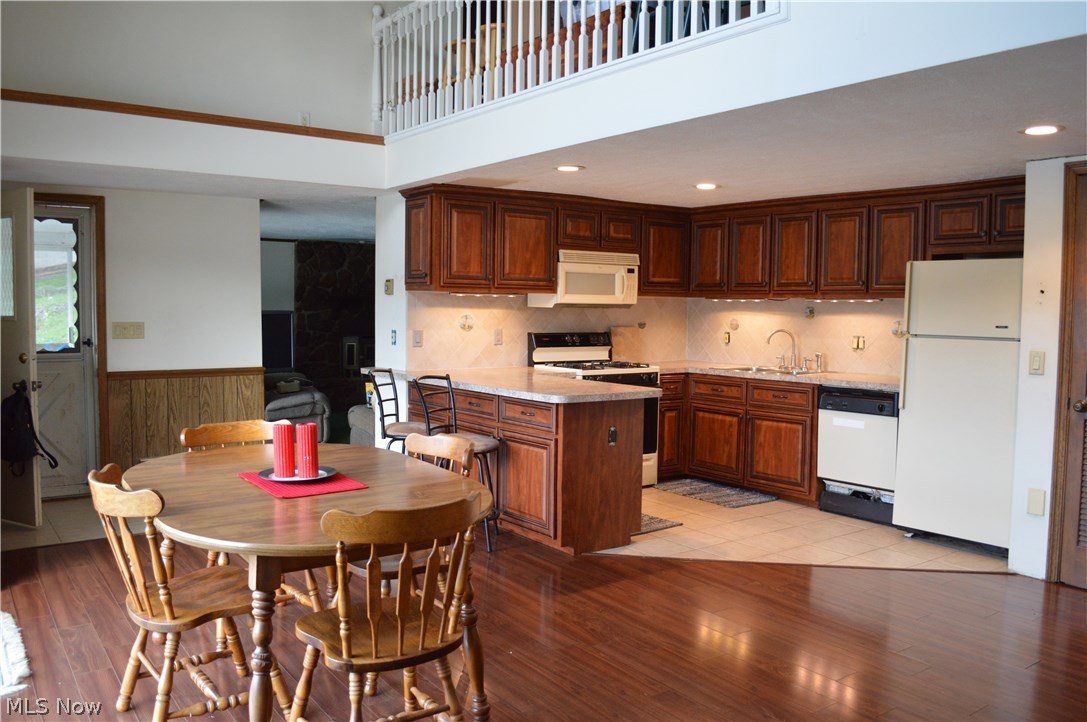 Willowdale Lake - Residential