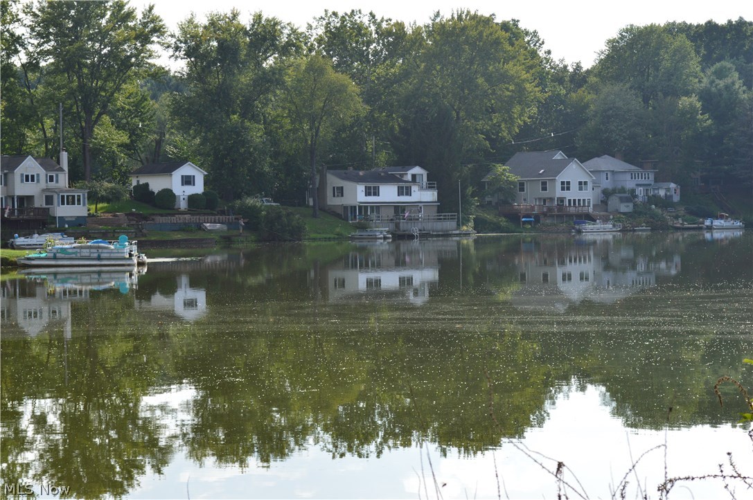 Willowdale Lake - Residential