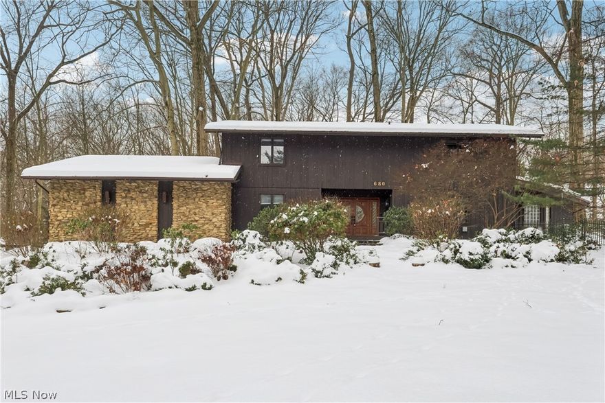 Discover the charm of 680 Rocky Hollow Dr, a property that boasts a fresh exterior paint job, adding to its curb appeal. Inside, you'll find a cozy fireplace that serves as the focal point of the living area. The kitchen is equipped with all stainless steel appliances, perfect for those who love to cook. The primary bathroom features double sinks, ensuring ample space for your morning routine. It also includes a separate tub and shower for a spa-like experience. The primary bedroom is complemented by a walk-in closet, providing plenty of storage space. Outside,  The fenced-in backyard with deck awaits for your outdoor relaxation and entertainment. Experience the comfort and convenience of this beautiful property.. Included 100-Day Home Warranty with buyer activation