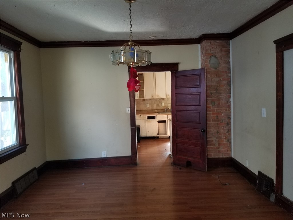 James M Hoyts - Residential