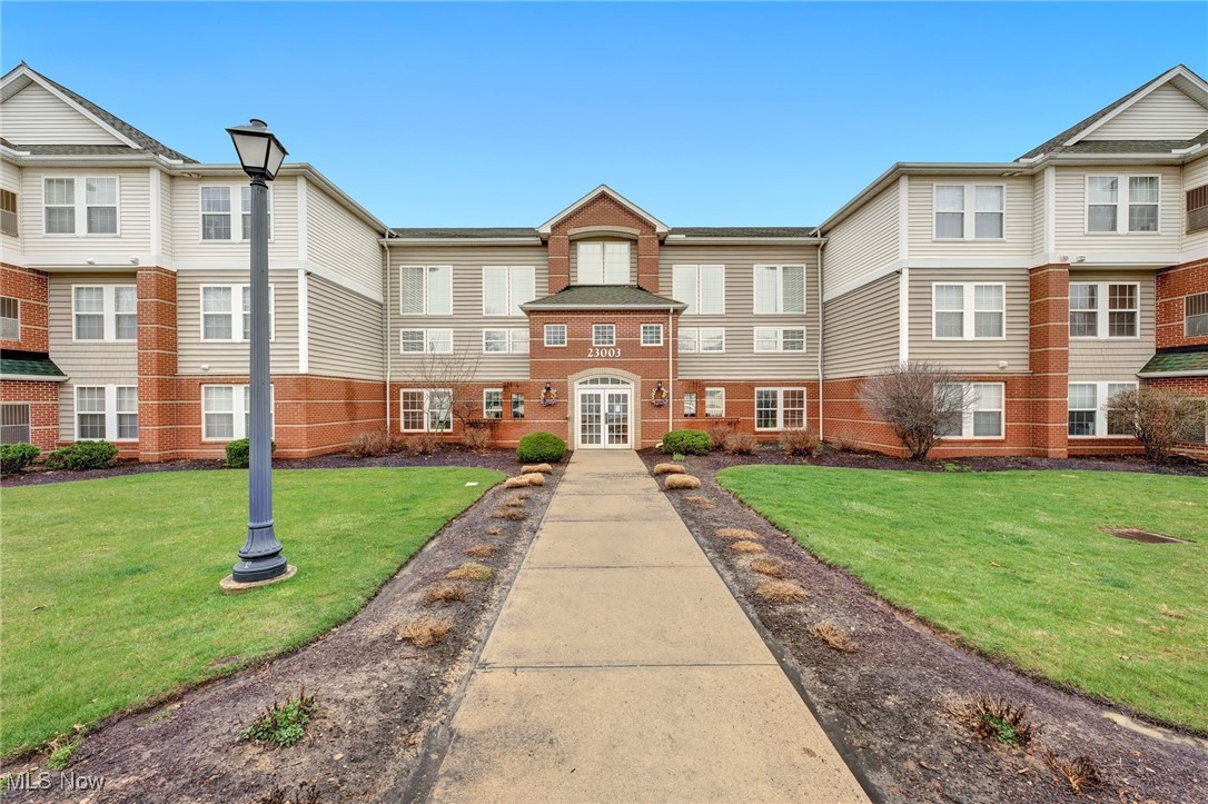23003 Chandlers Lane #339, Olmsted Falls, Ohio image 1