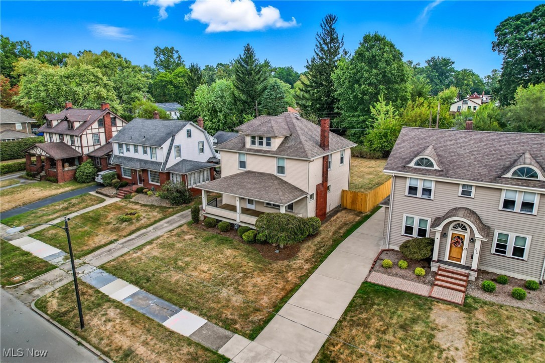 Warren Realty & Inv Cos Fairm - Residential