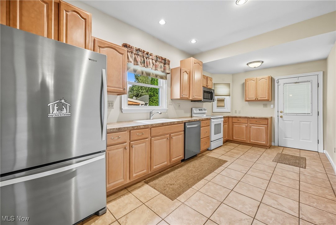 Warren Realty & Inv Cos Fairm - Residential
